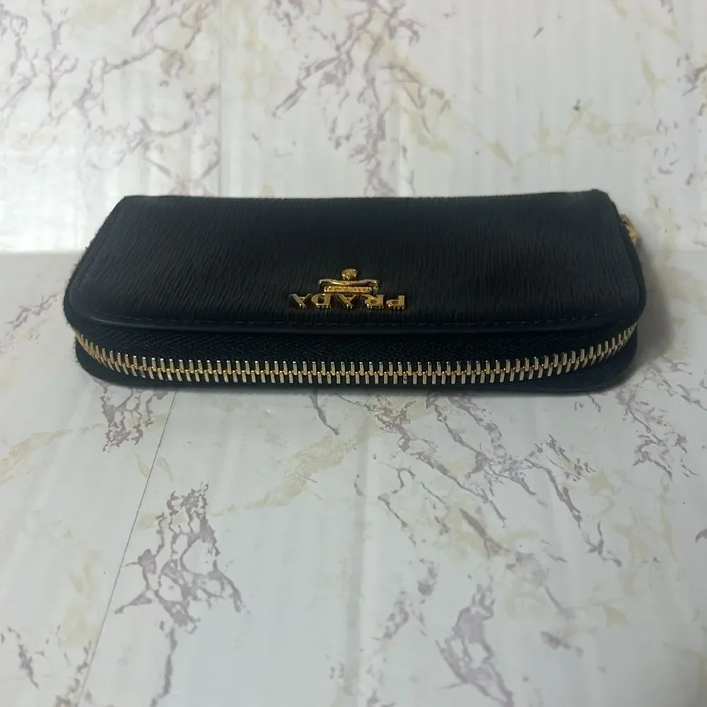 PRADA BLACK SAFFIANO ZIP AROUND KEY HOLDER - Picture 3 of 9